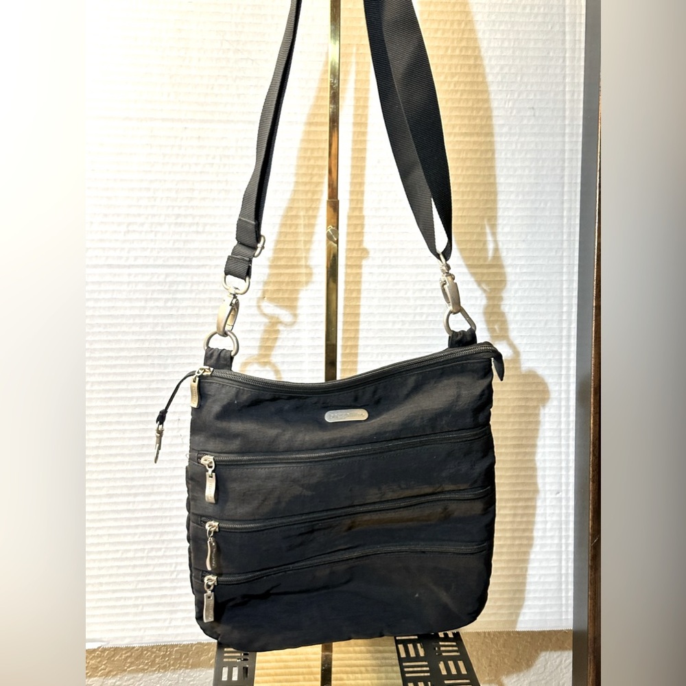 Baggallini Black Nylon Big Zipper Crossbody Bag